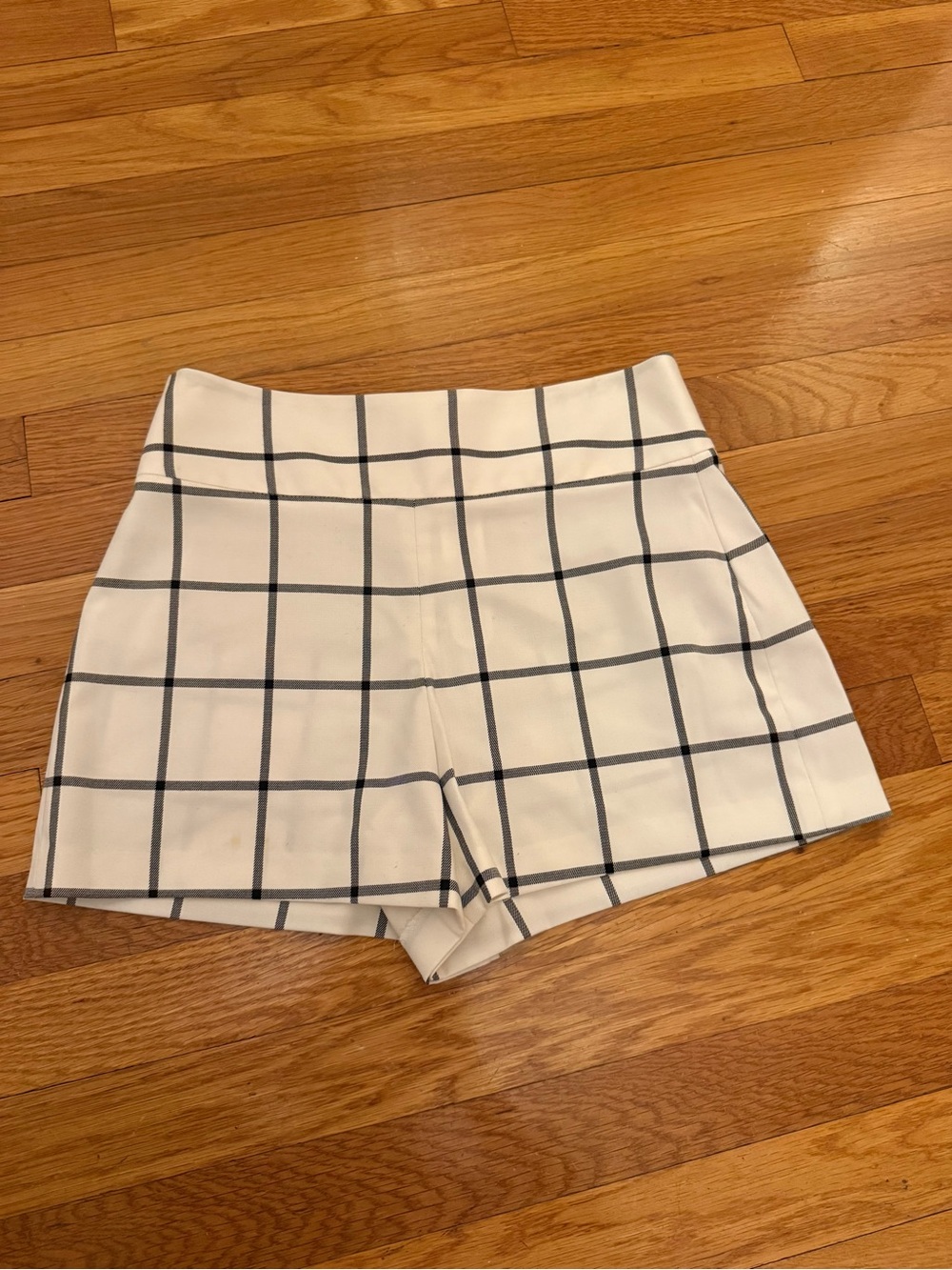 Alice & Olivia Donald High Waisted Shorts Black and White Check Size 2 l